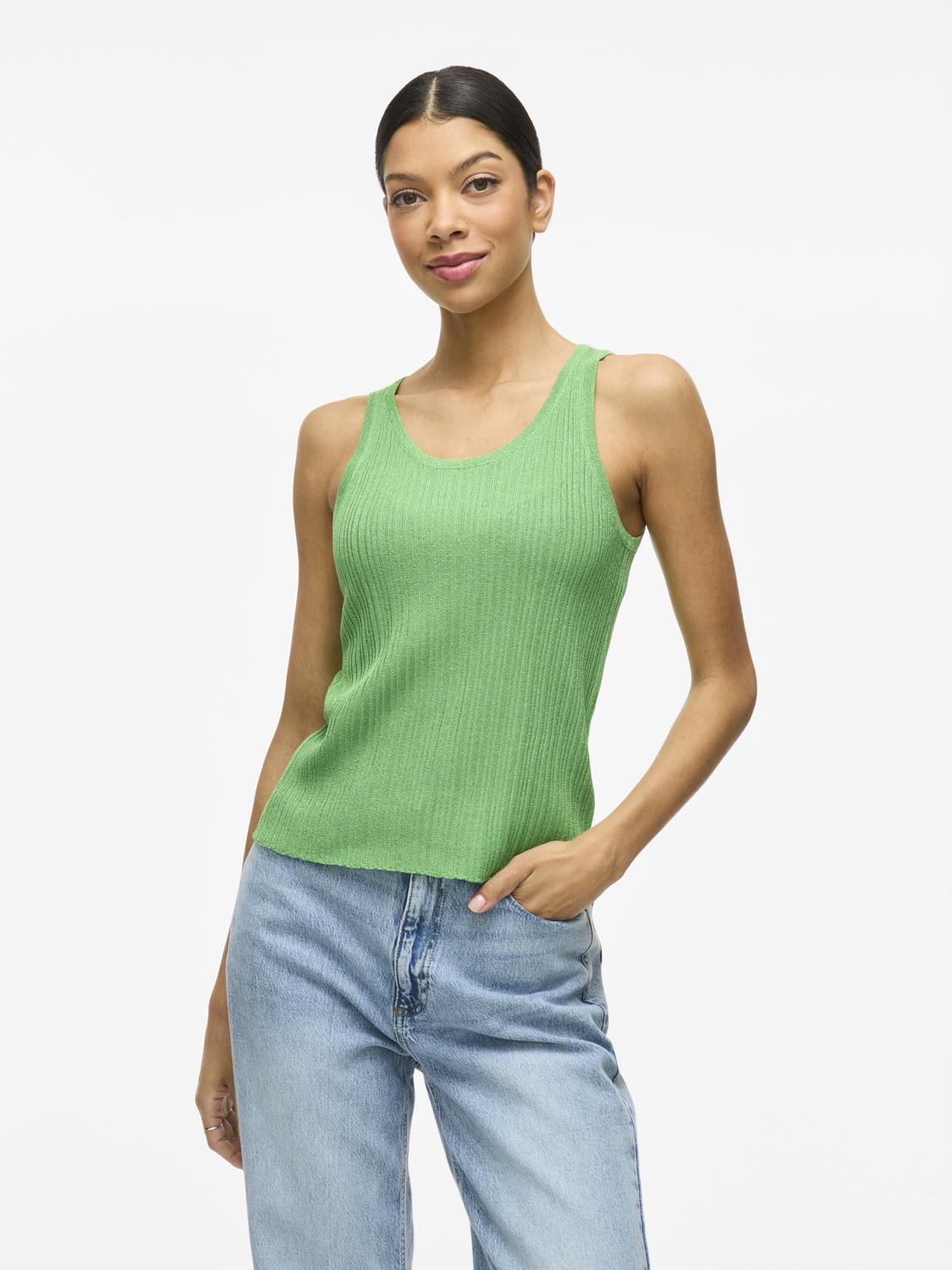 model_shot-front