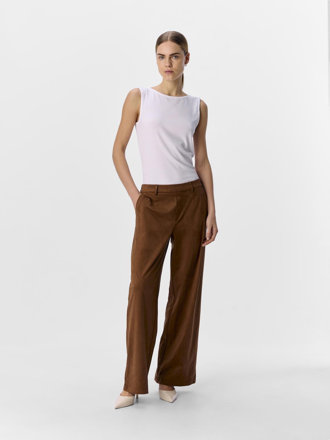 model_shot-front_full