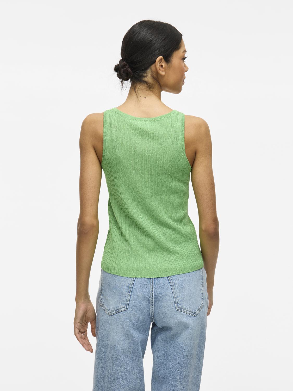 model_shot-back