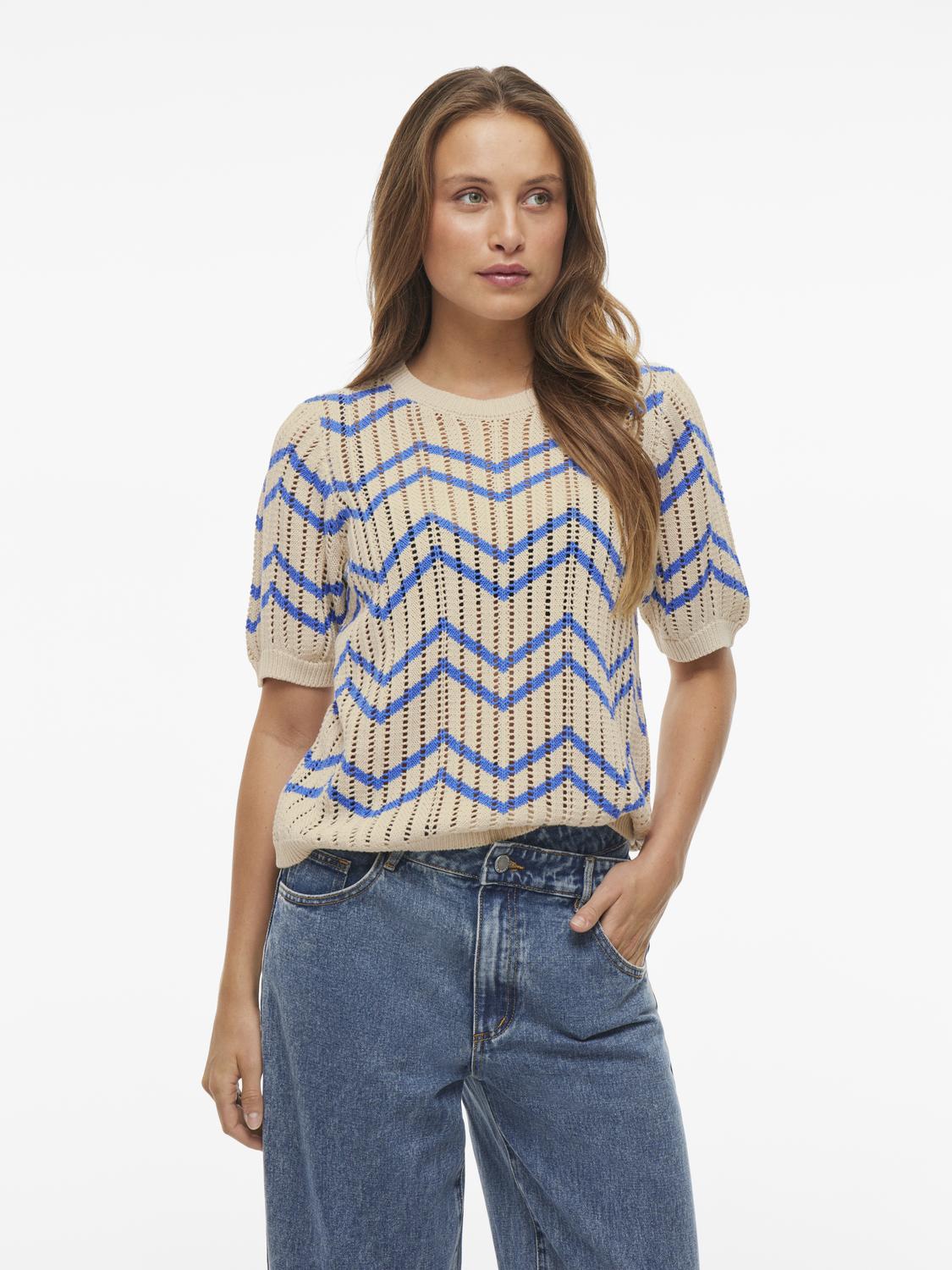 model_shot-front