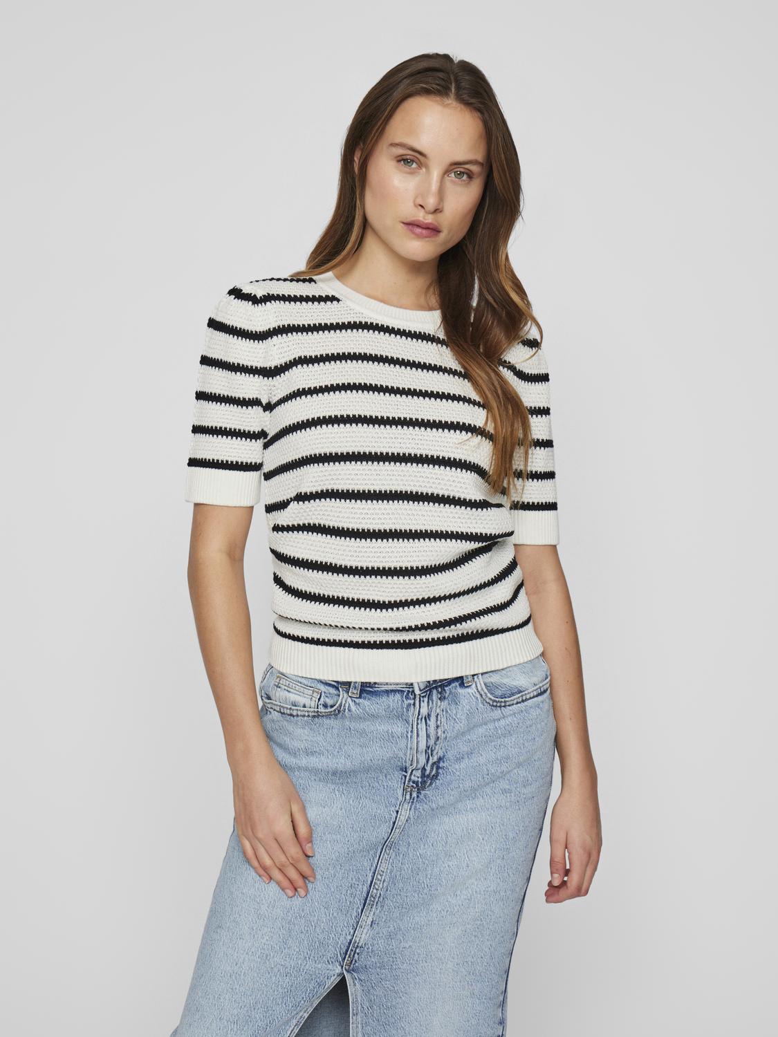 model_shot-front