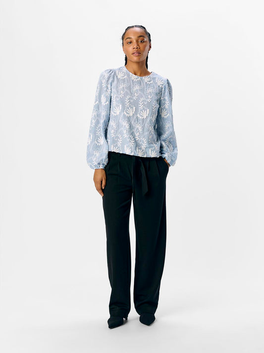model_shot-front_full
