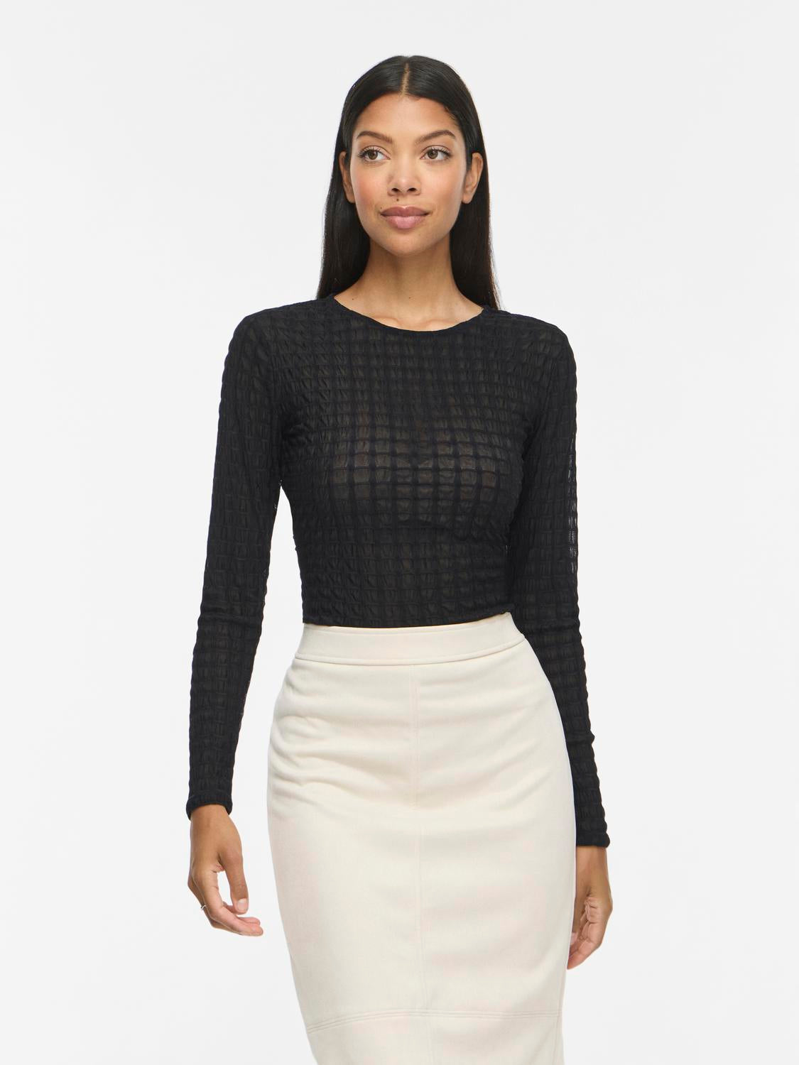 model_shot-front