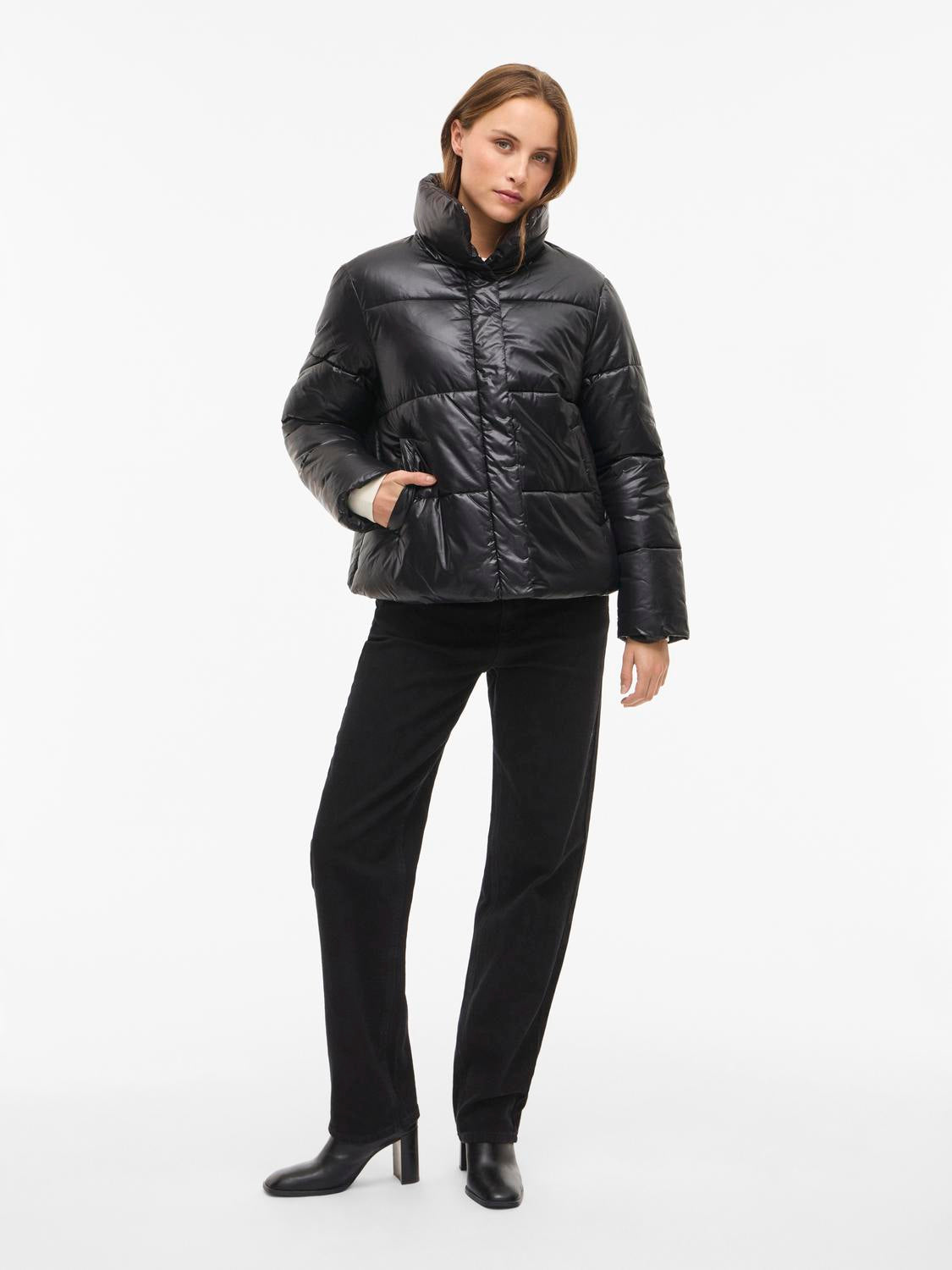 model_shot-front