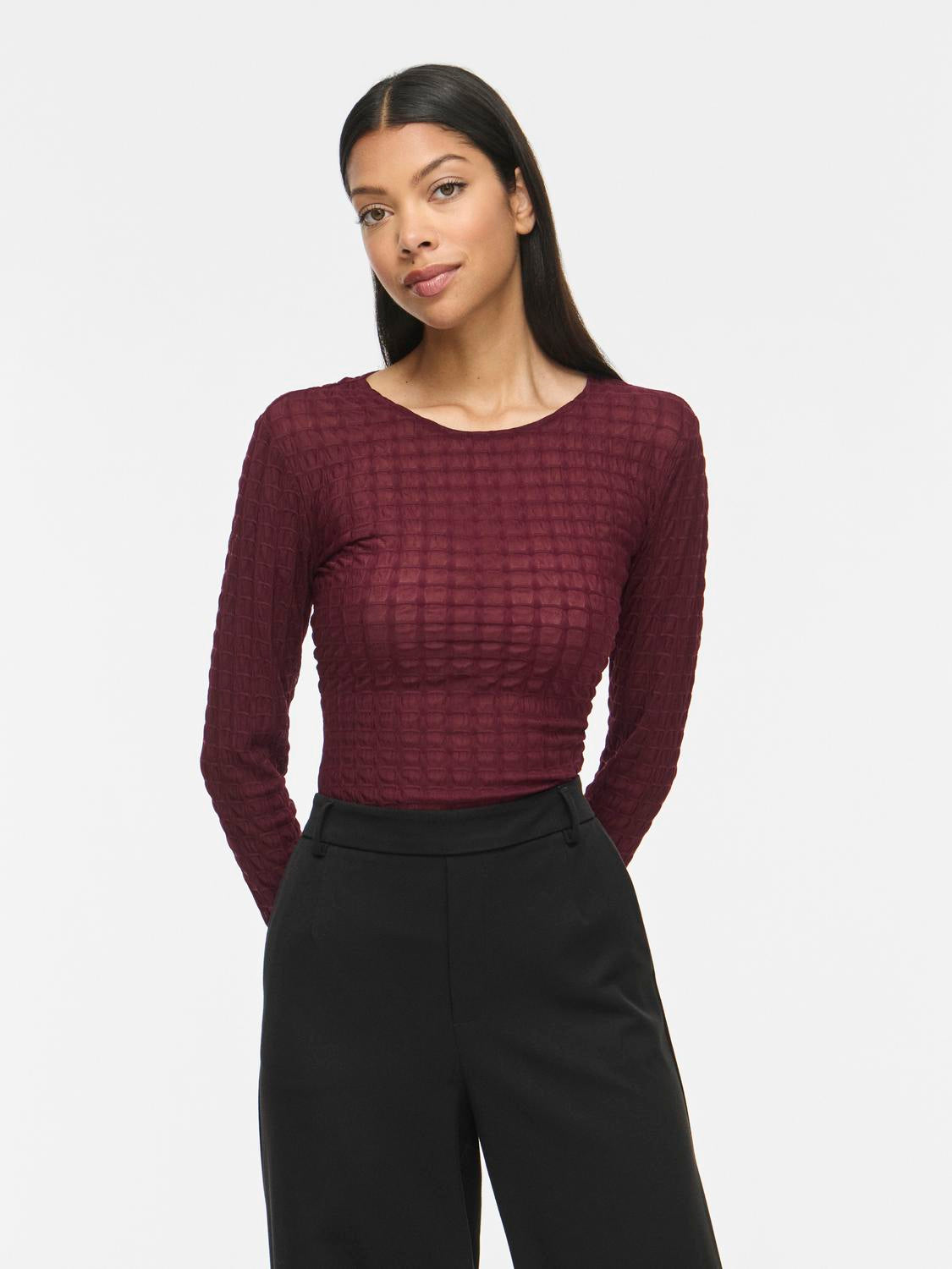 model_shot-front