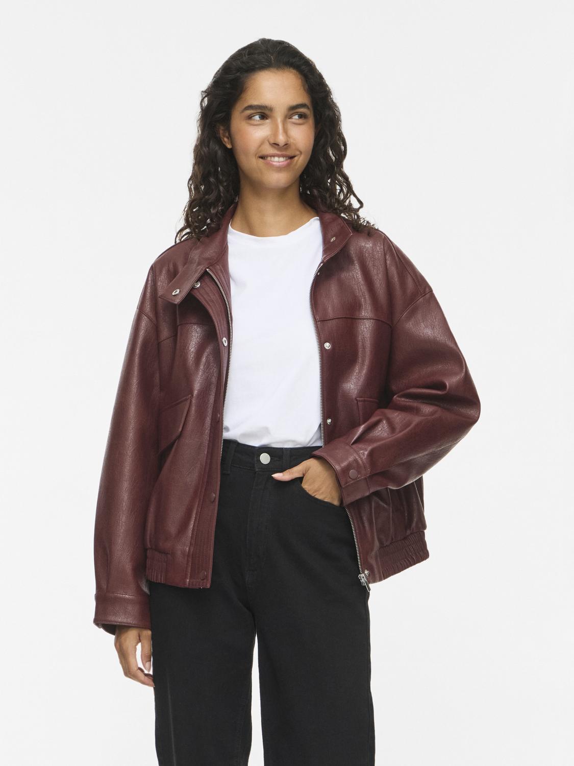 model_shot-front