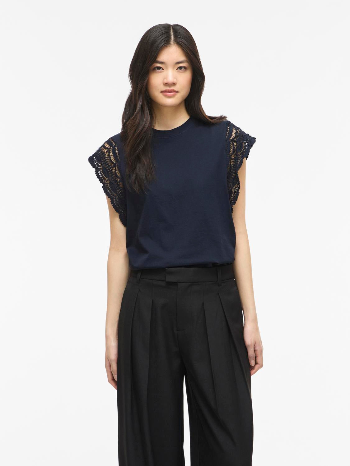 model_shot-front