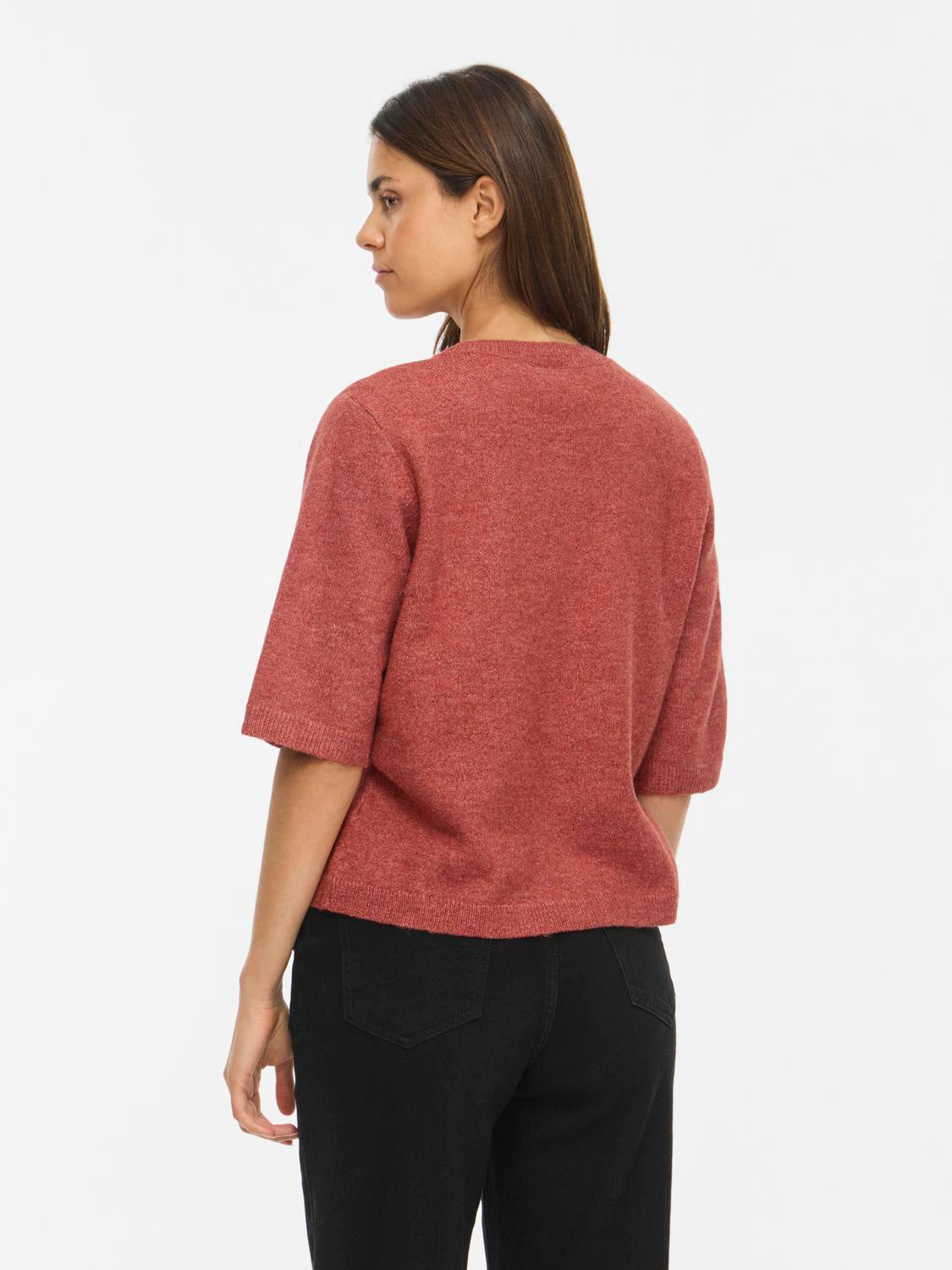 model_shot-back