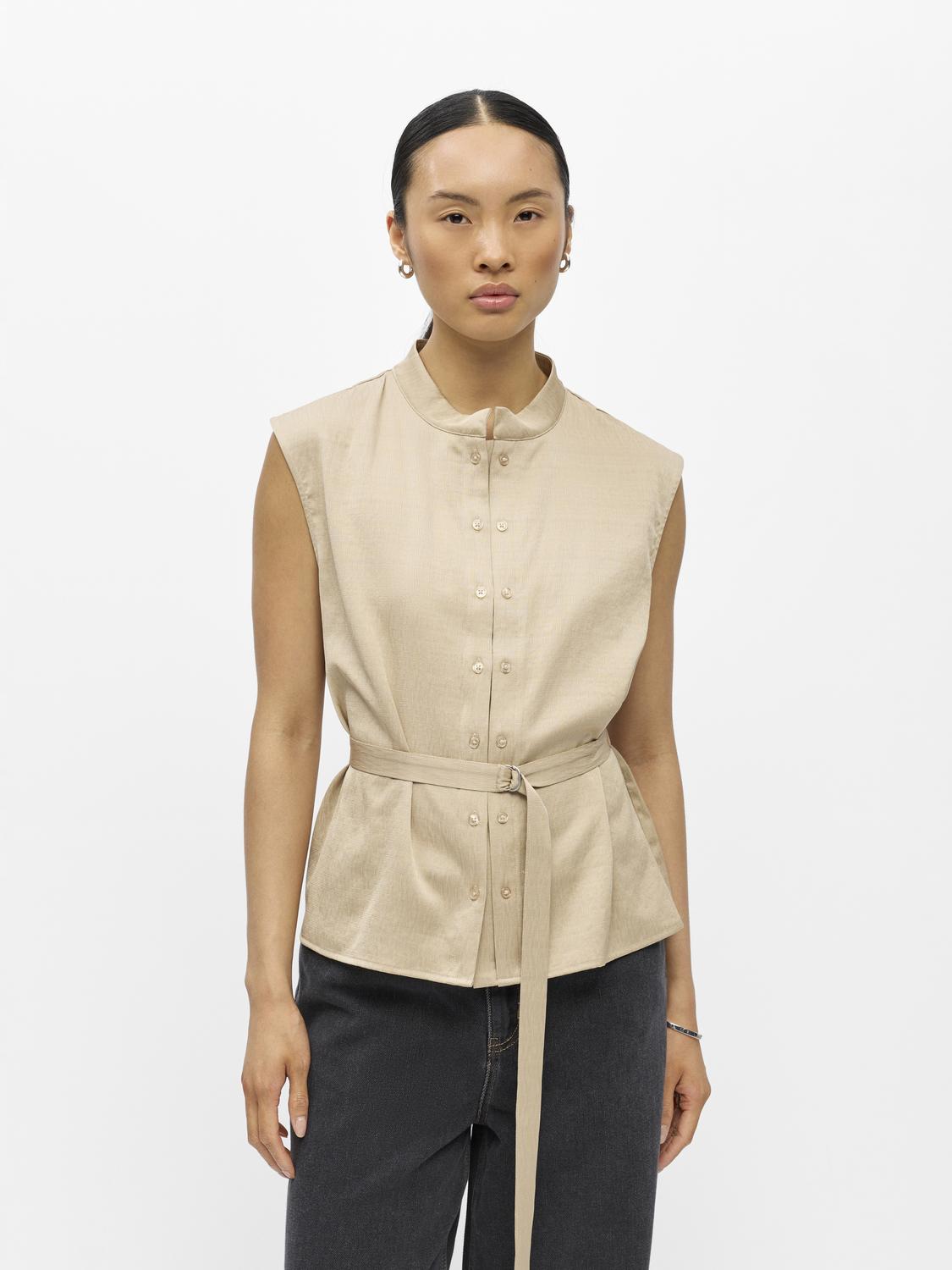 model_shot-front