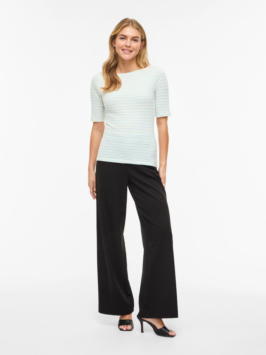 model_shot-front_full