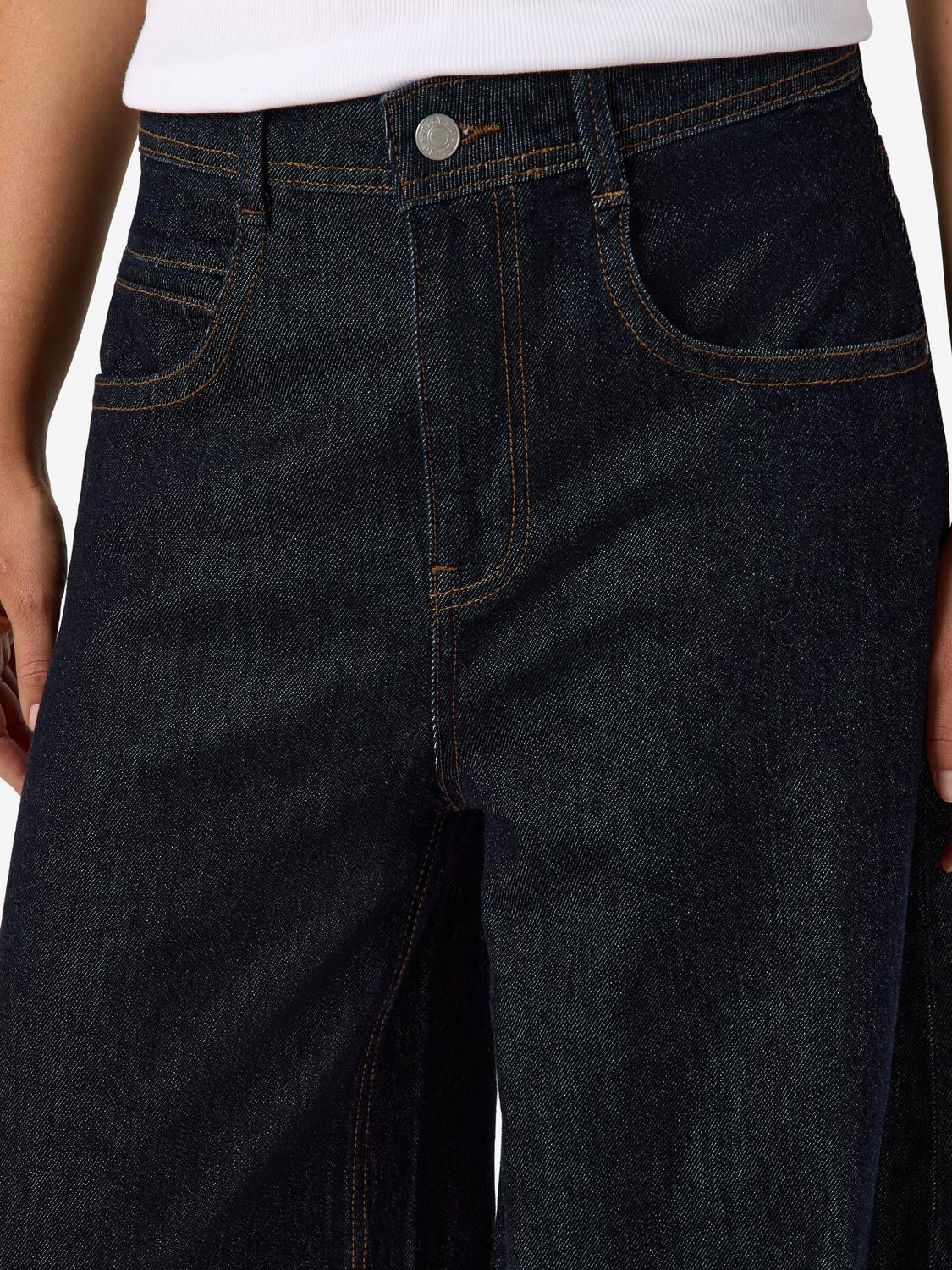 model_shot-detail