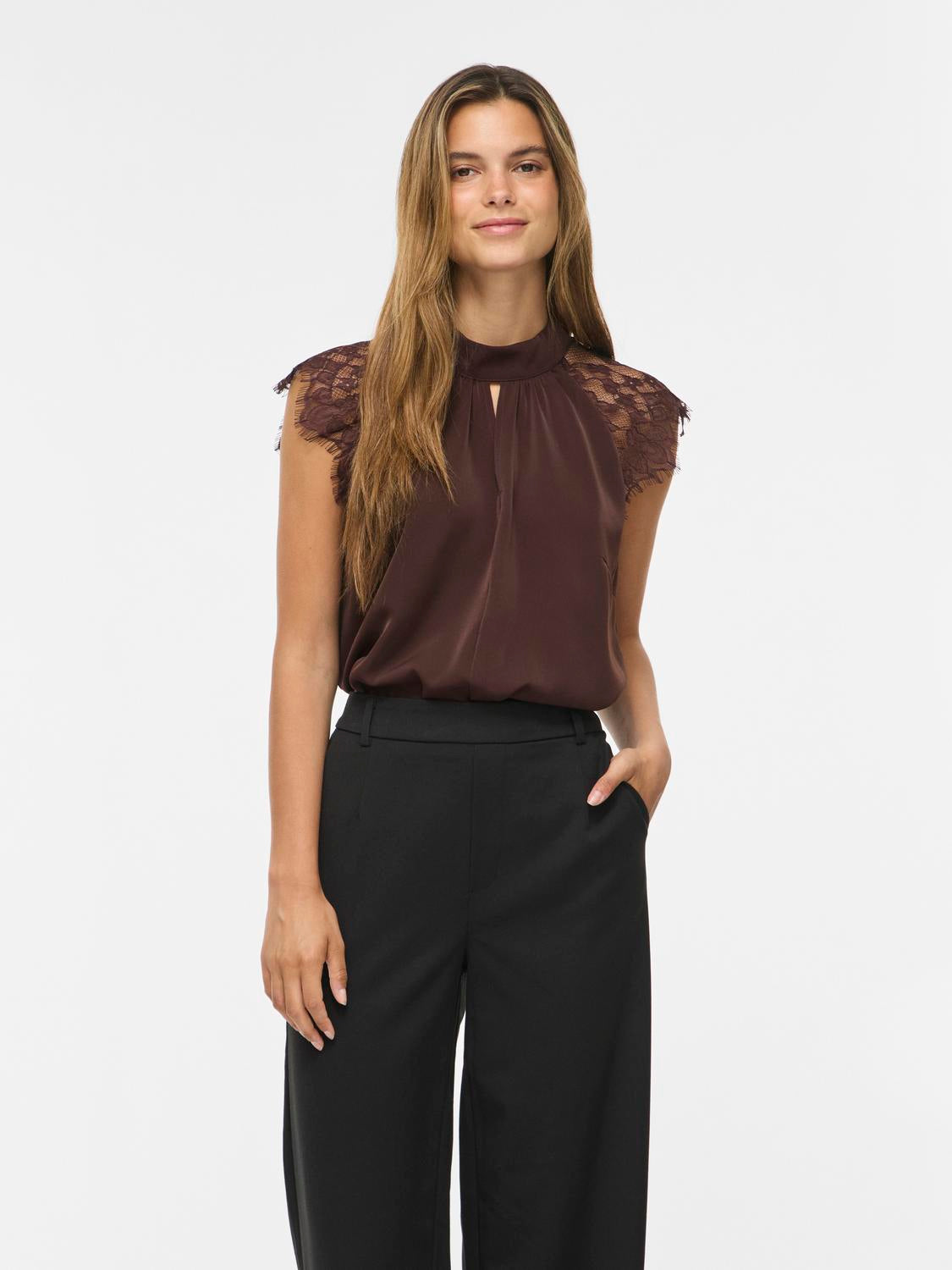 model_shot-front