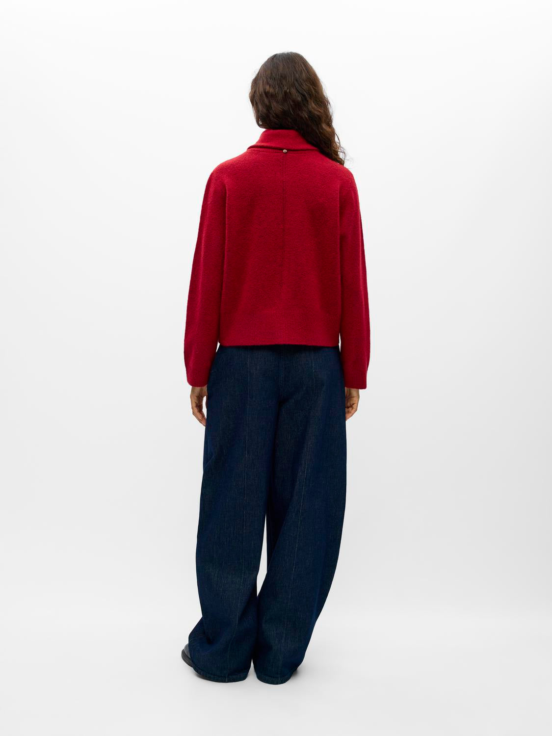 model_shot-back