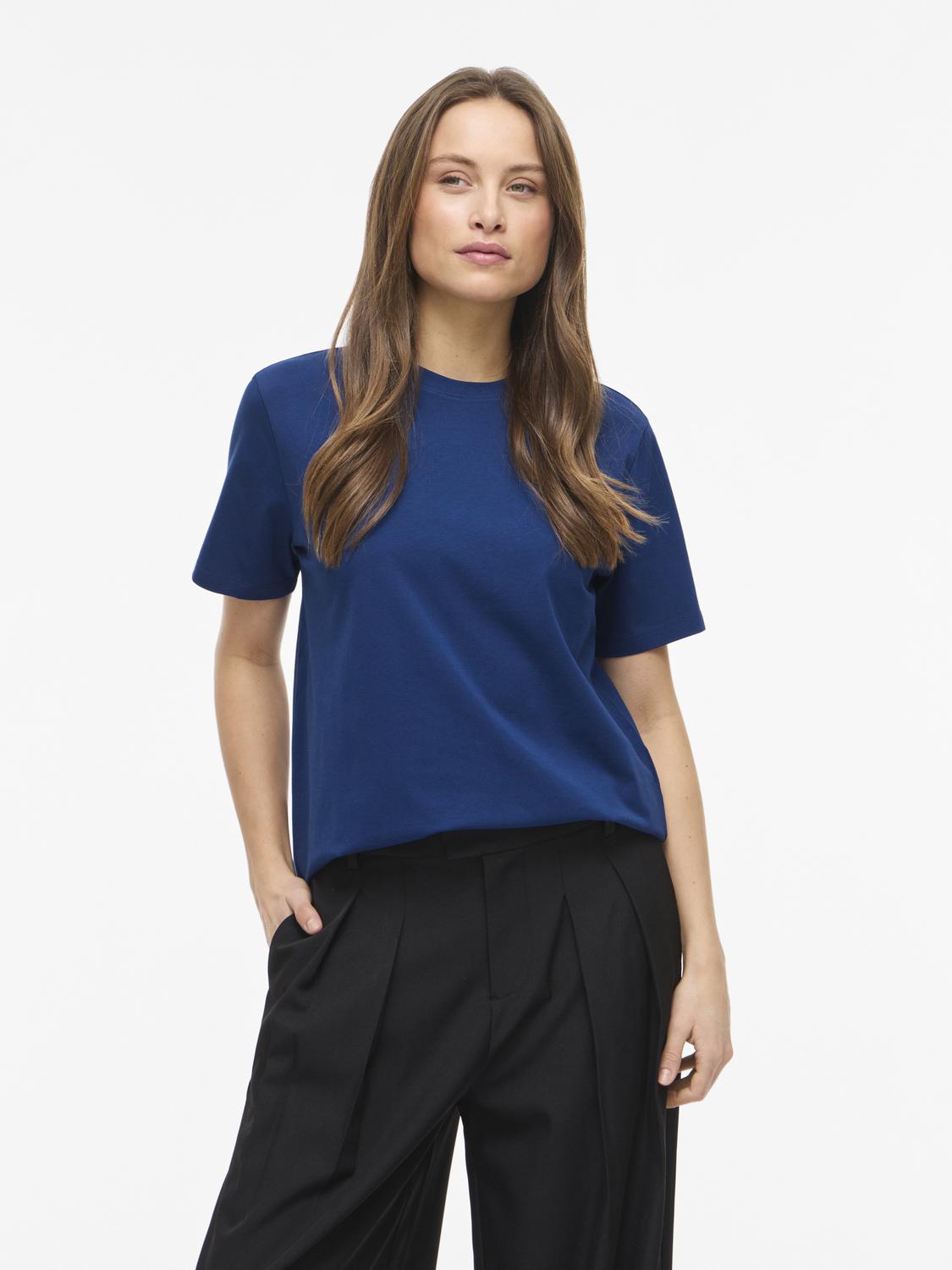 model_shot-front