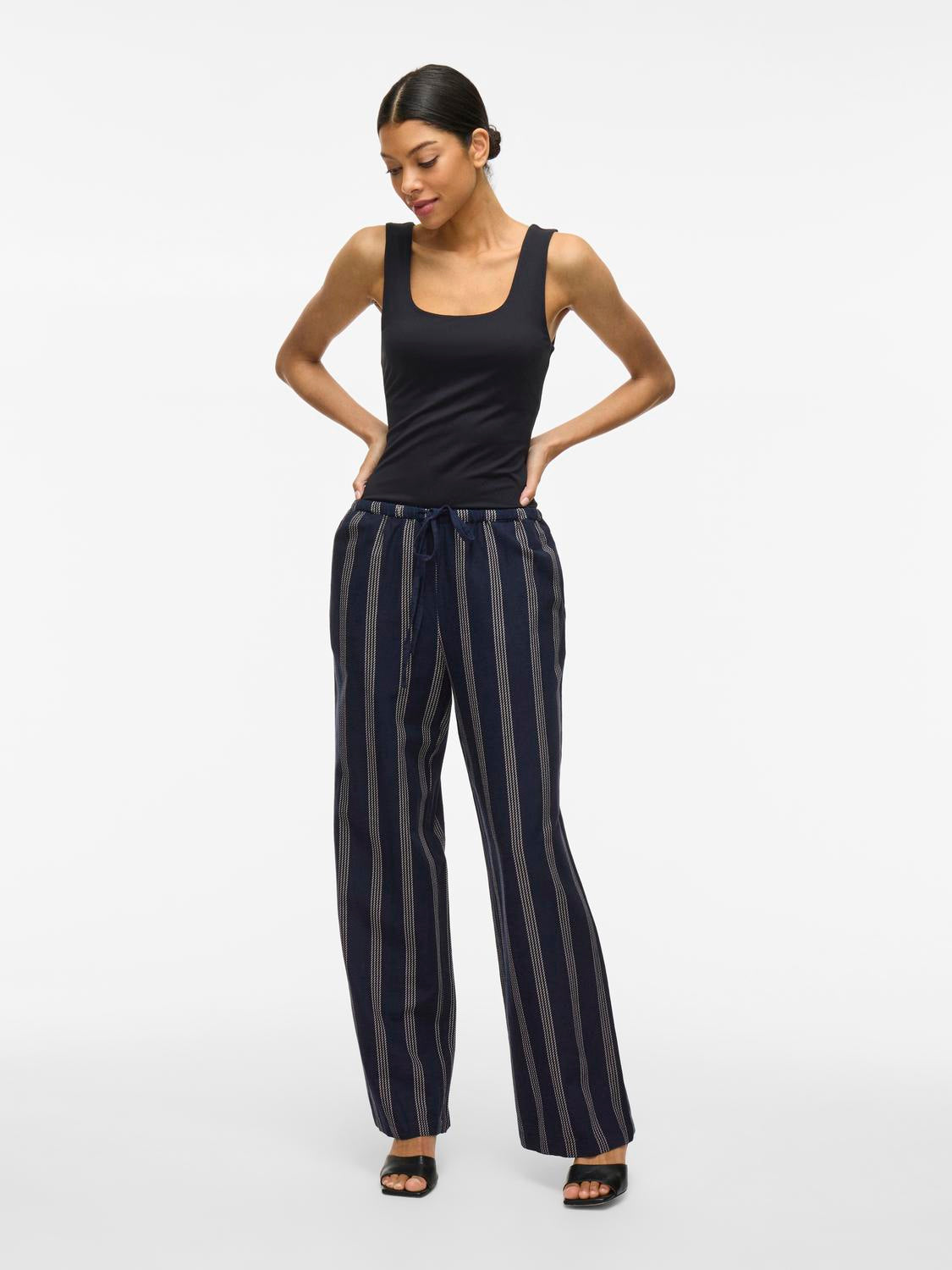 model_shot-front_full