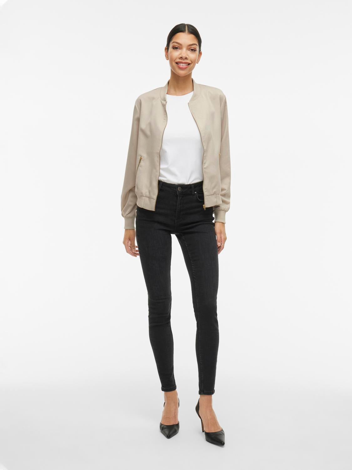 model_shot-front_full