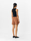 model_shot-back