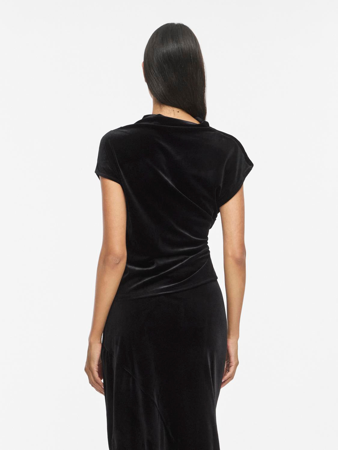 model_shot-back