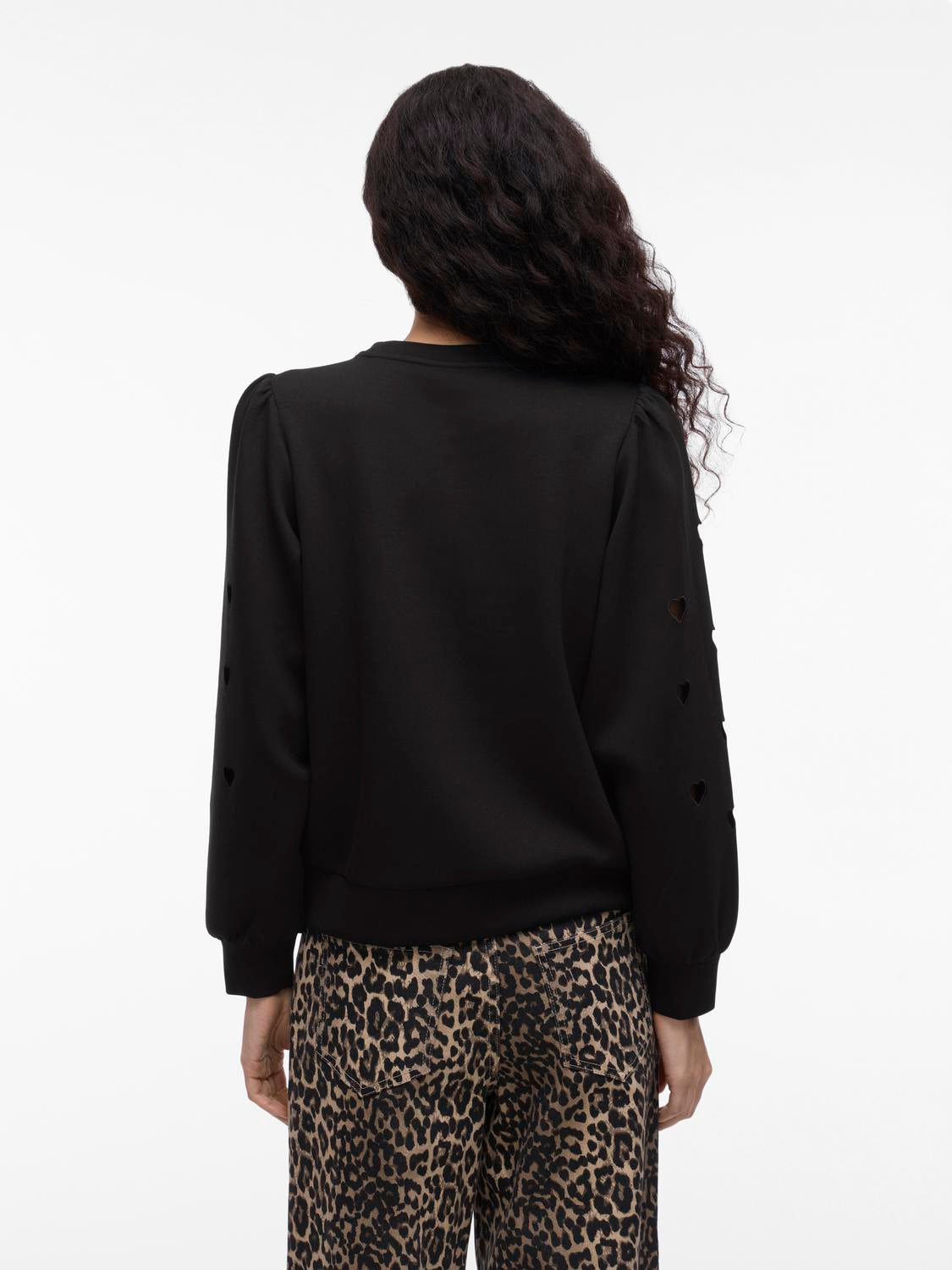 model_shot-back