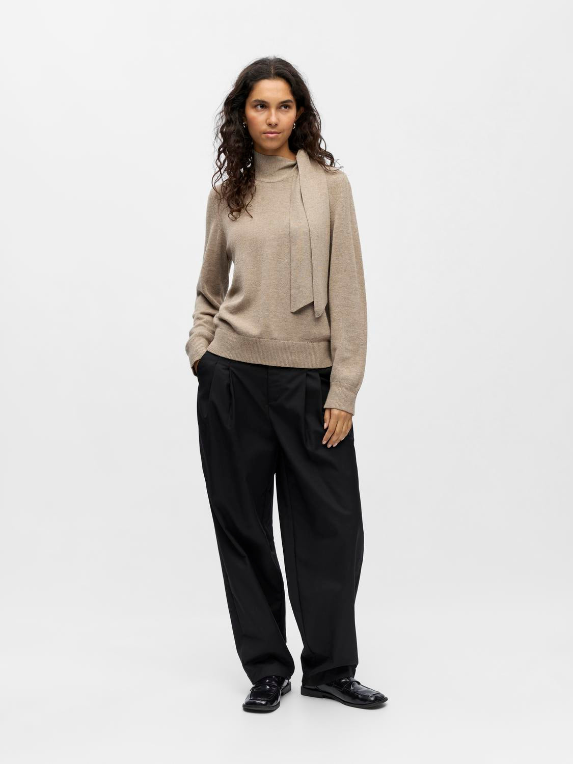 model_shot-front_full