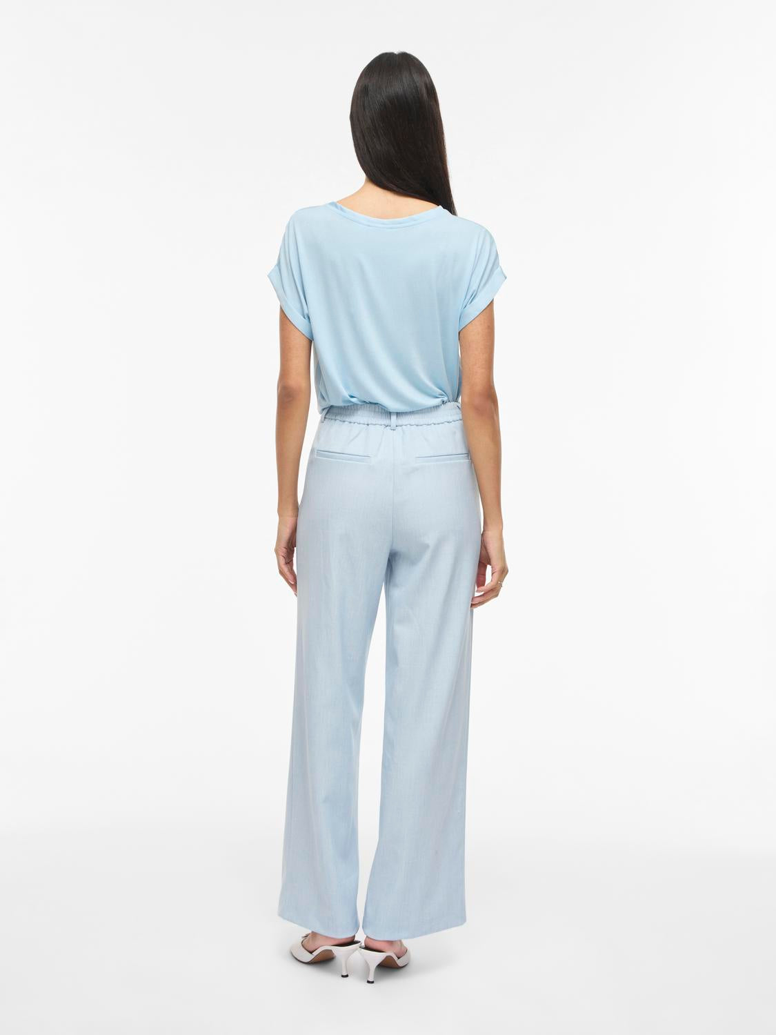 model_shot-back