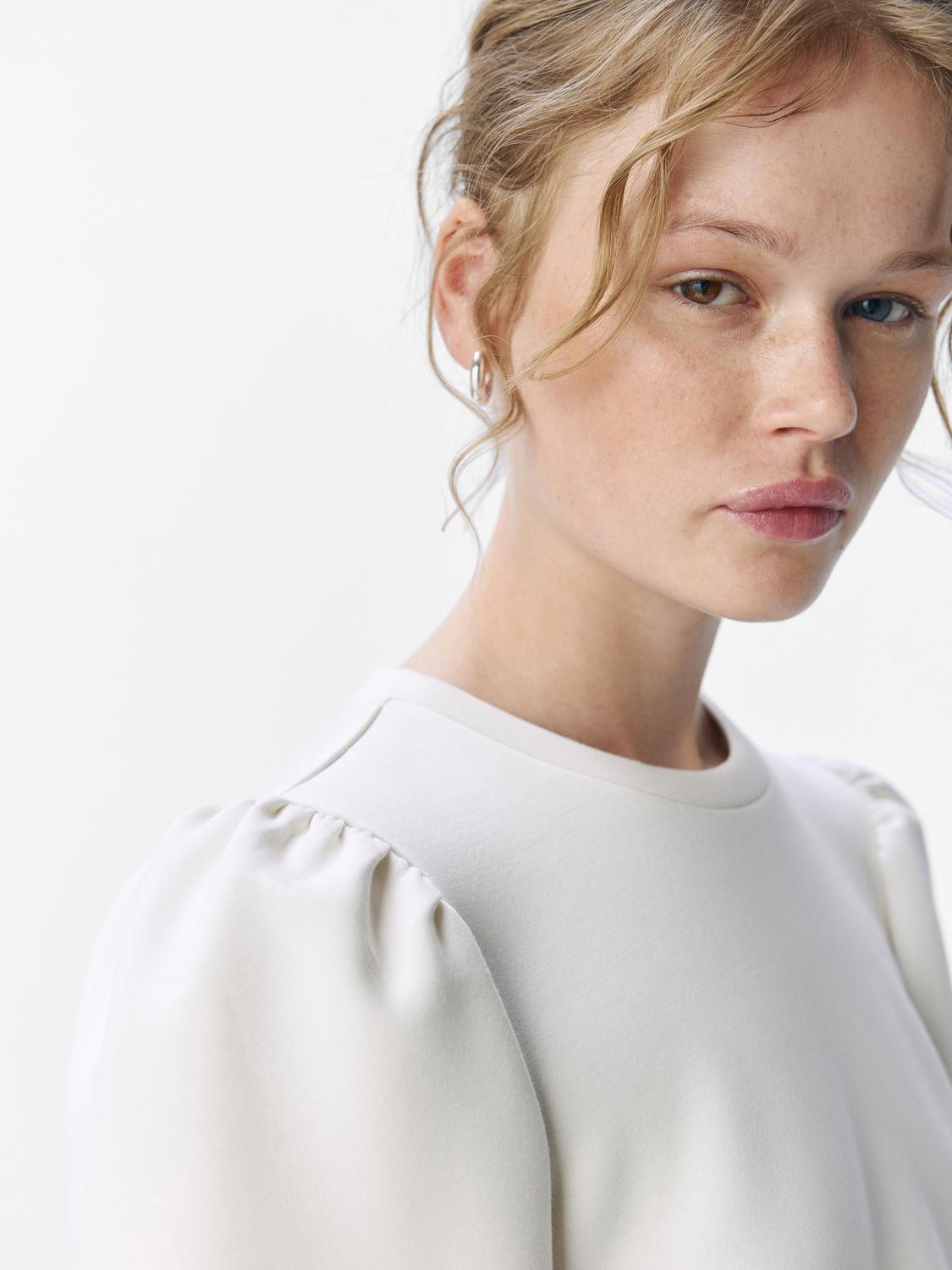 model_shot-detail
