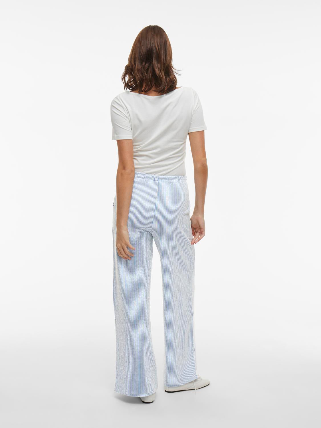model_shot-back