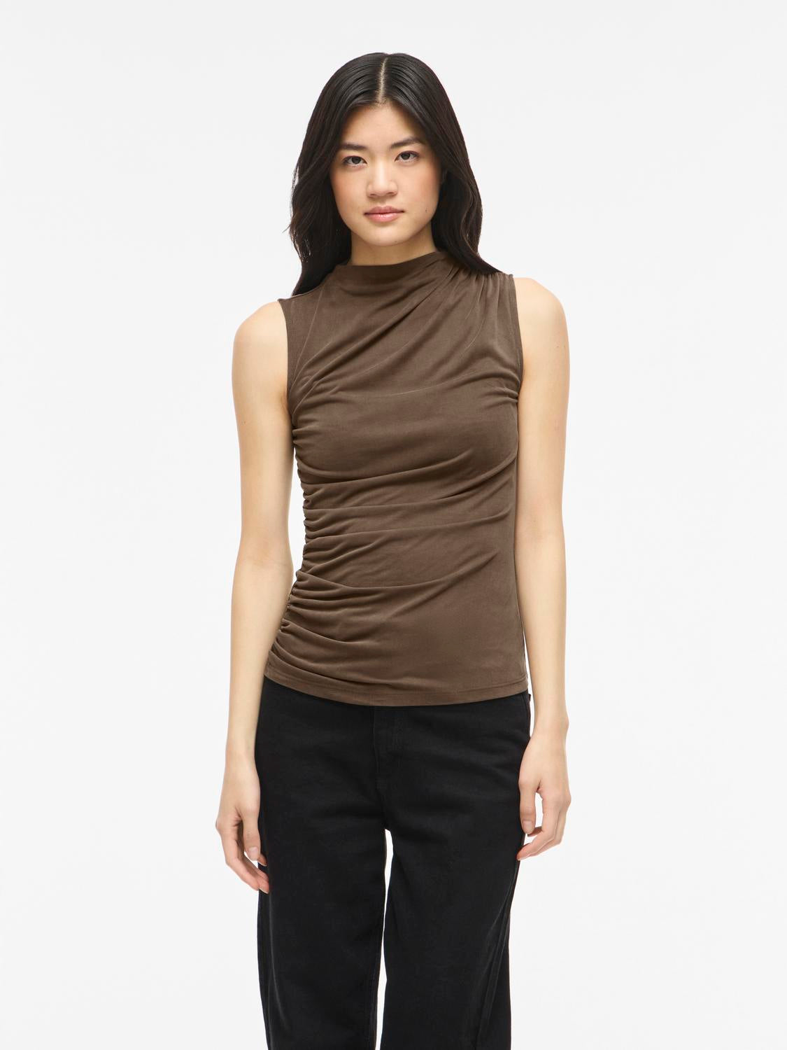 model_shot-front