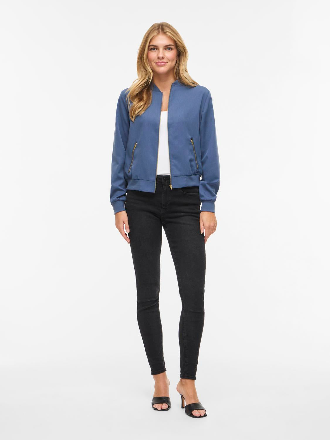 model_shot-front_full