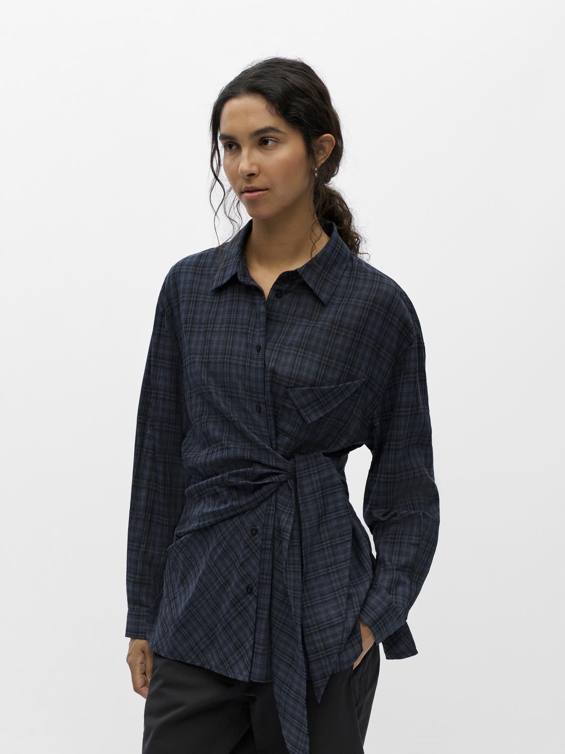 model_shot-front