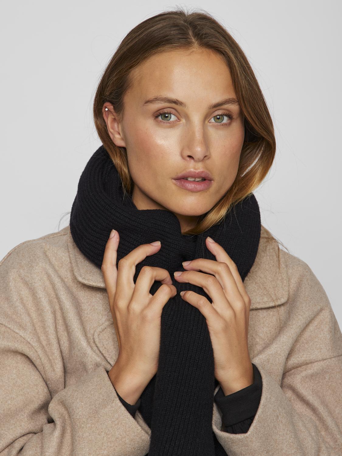 model_shot-front