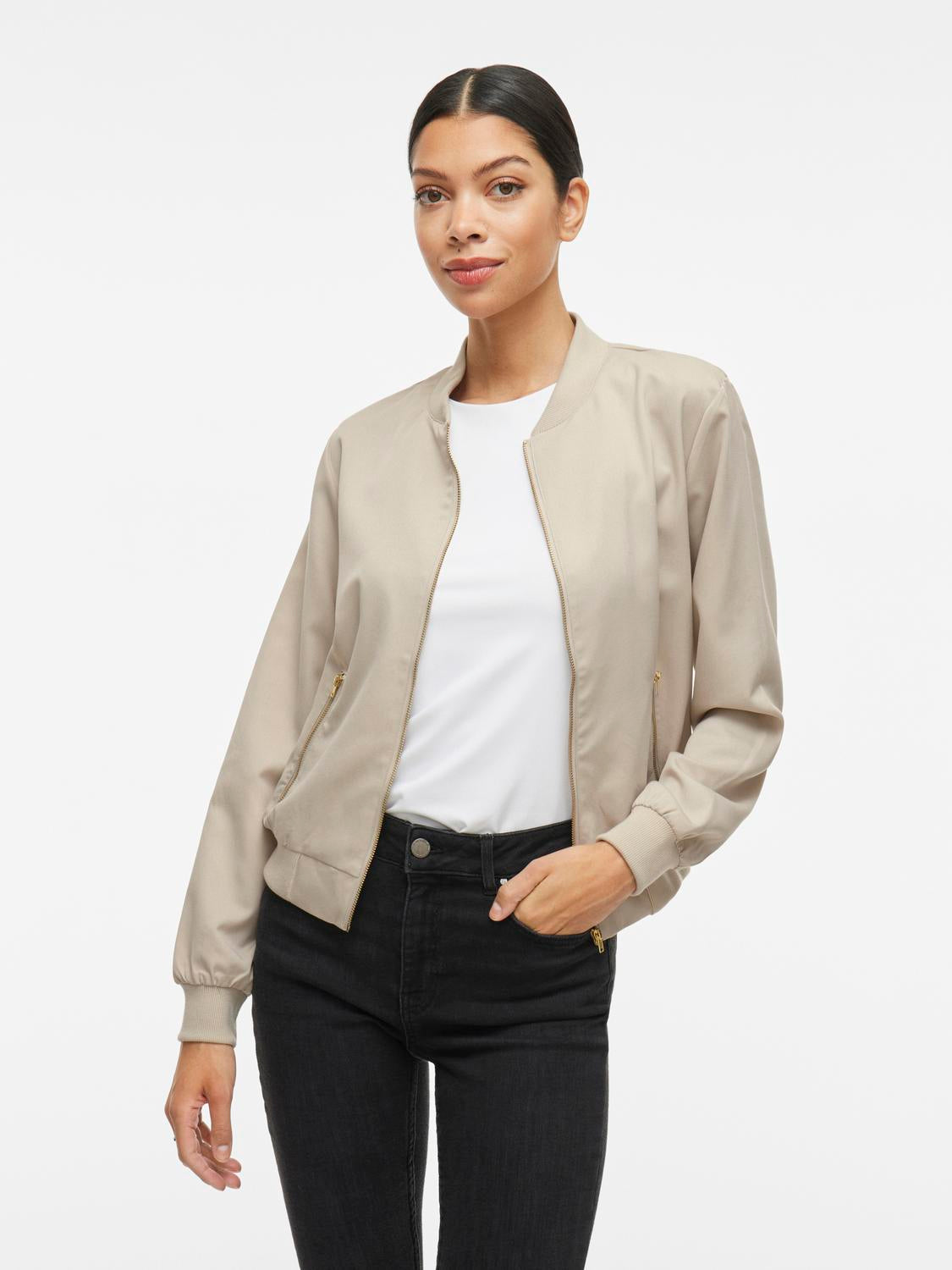 model_shot-front