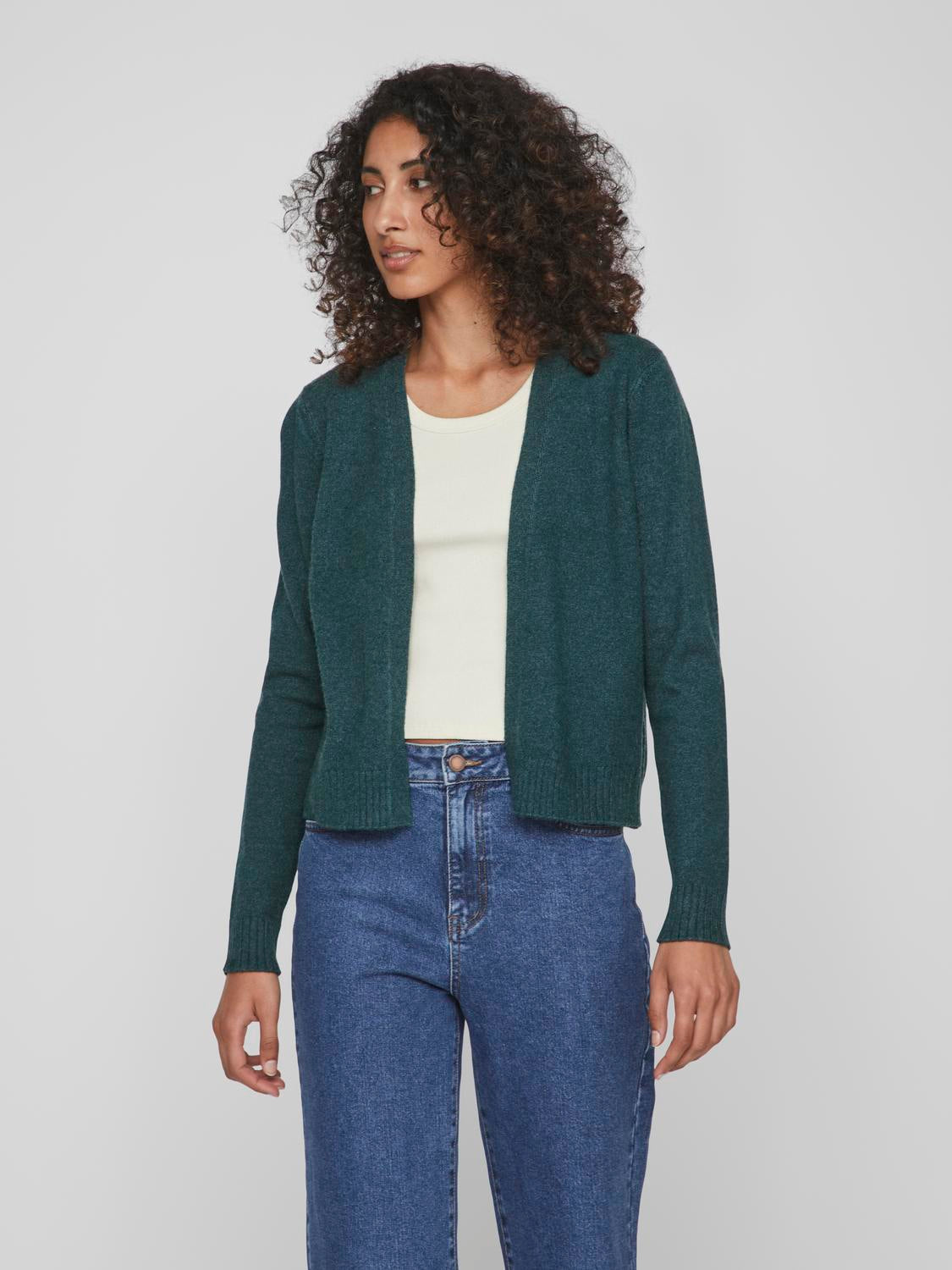 model_shot-front