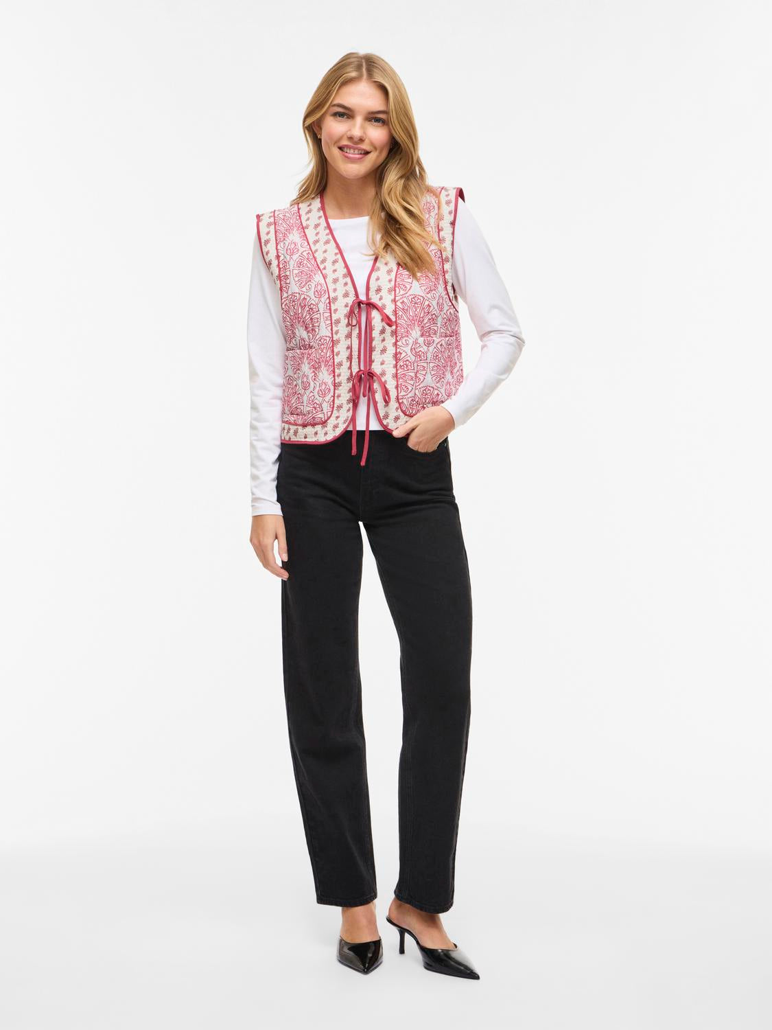 model_shot-front_full