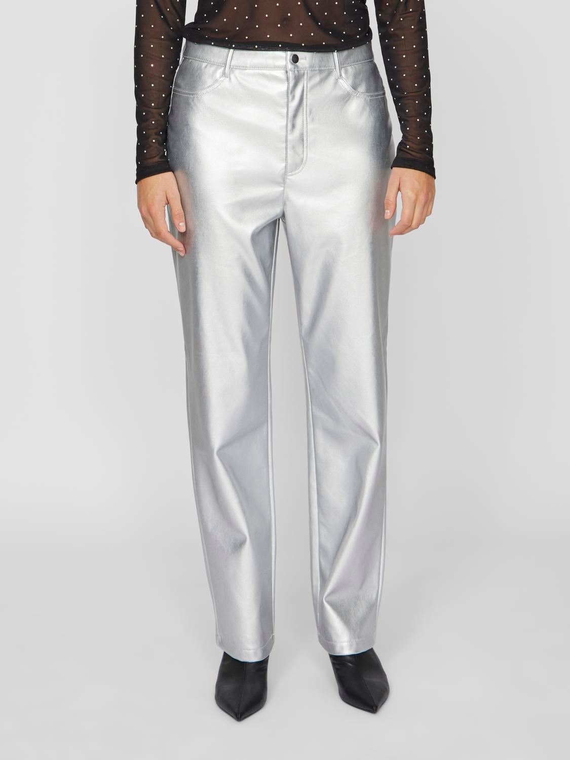 model_shot-front