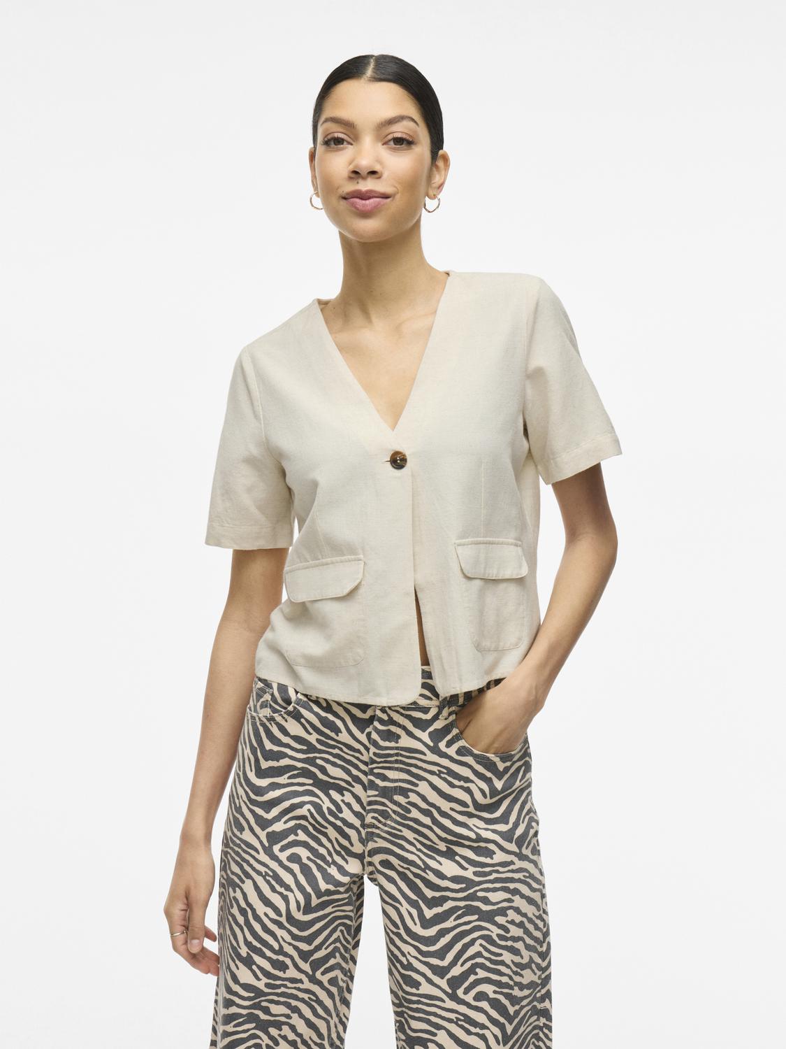 model_shot-front
