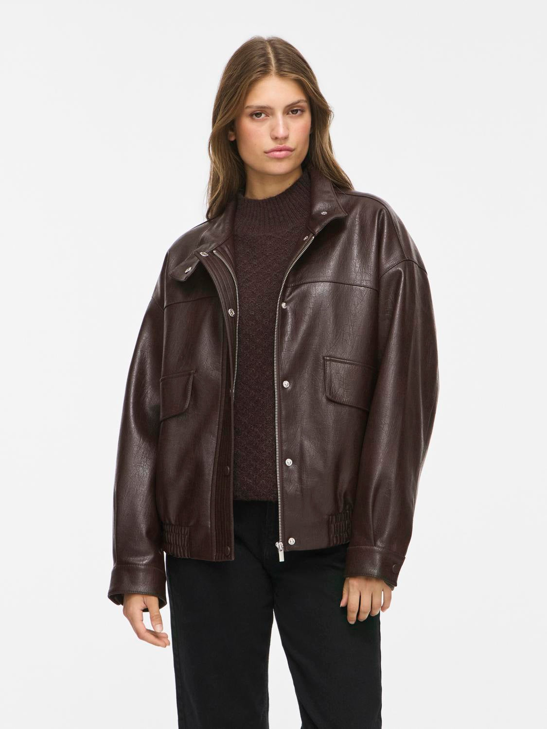 model_shot-front