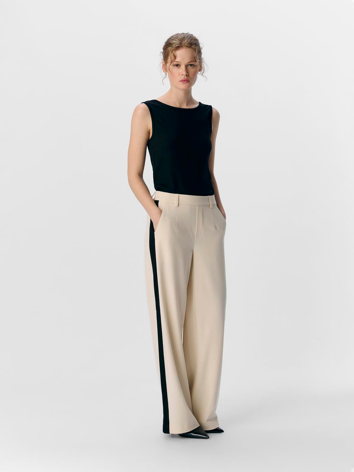 model_shot-front_full