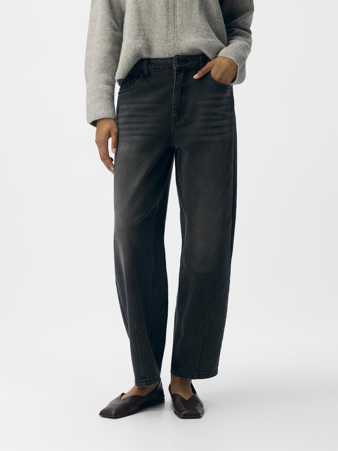 model_shot-front