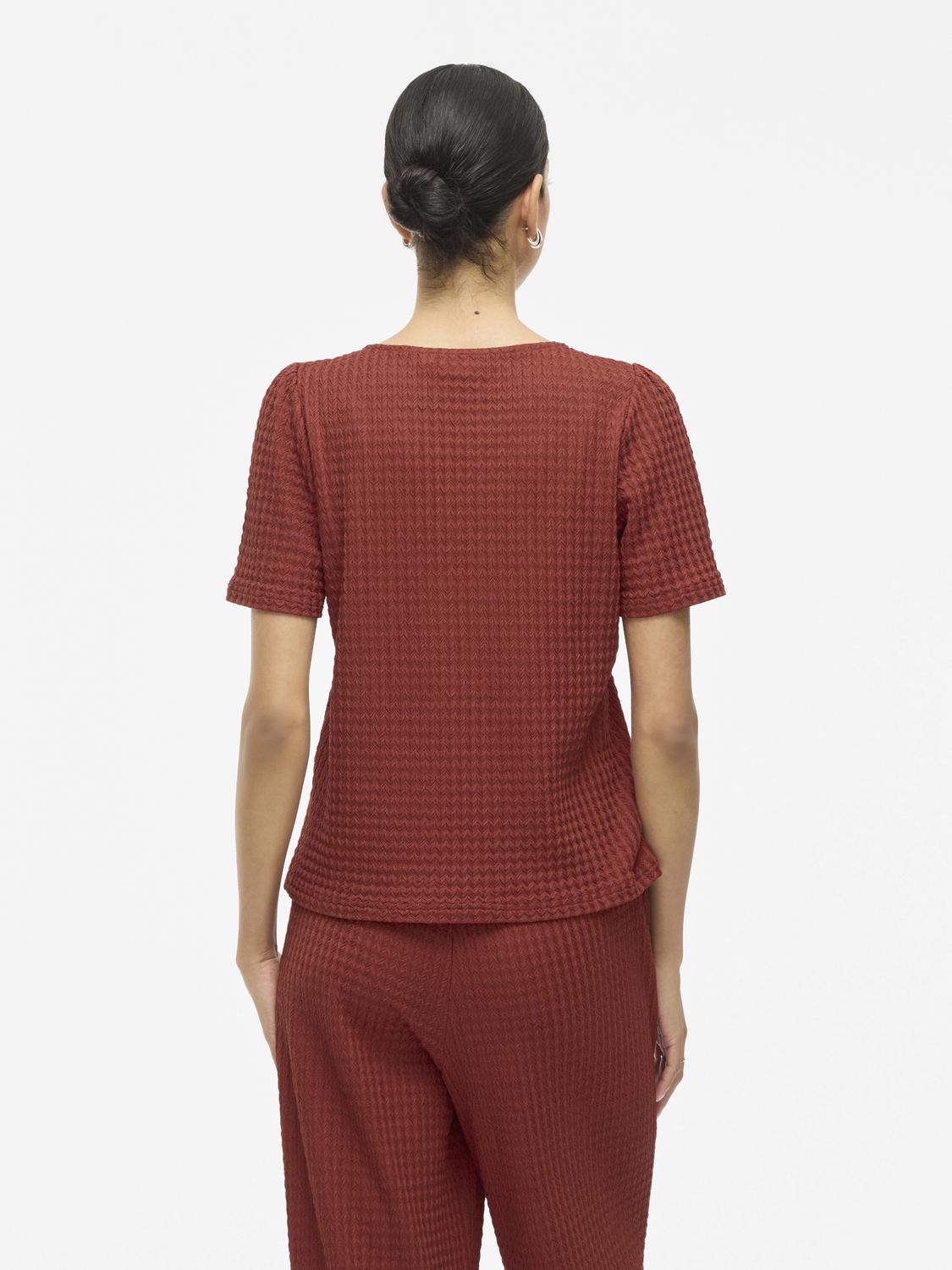 model_shot-back