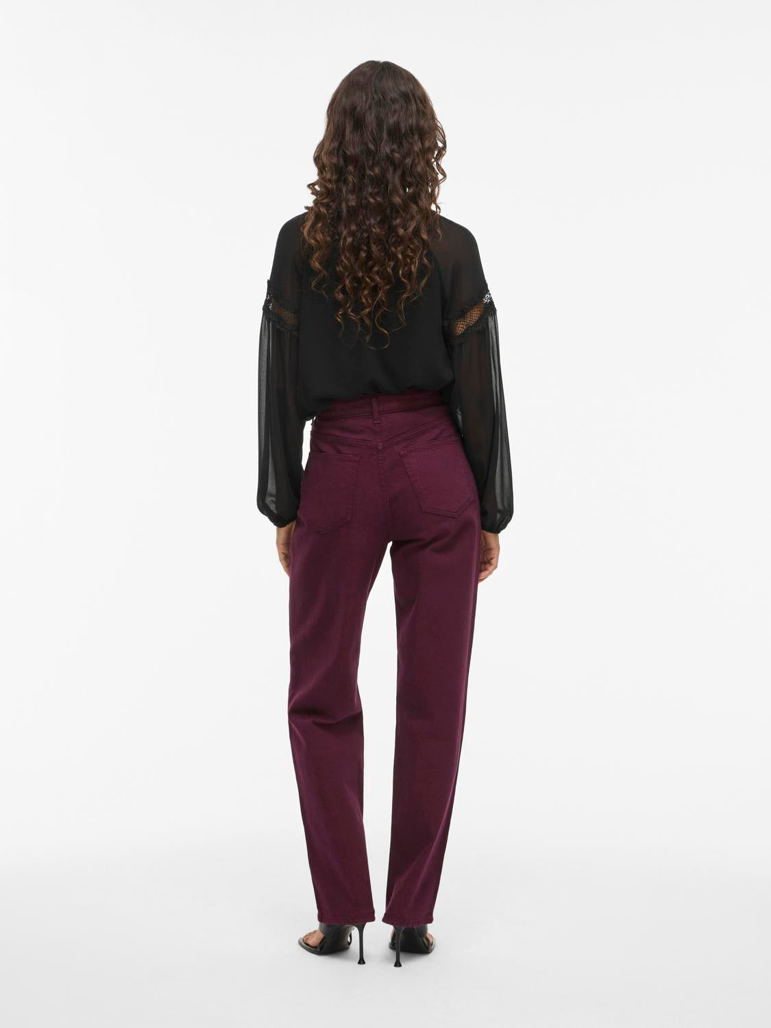 model_shot-back