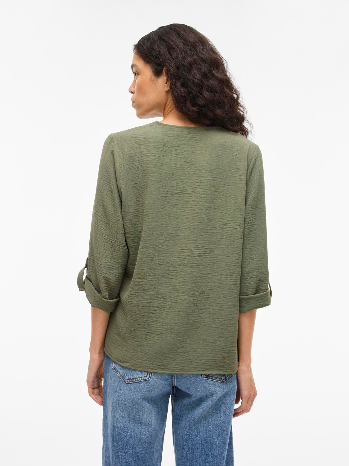 model_shot-back