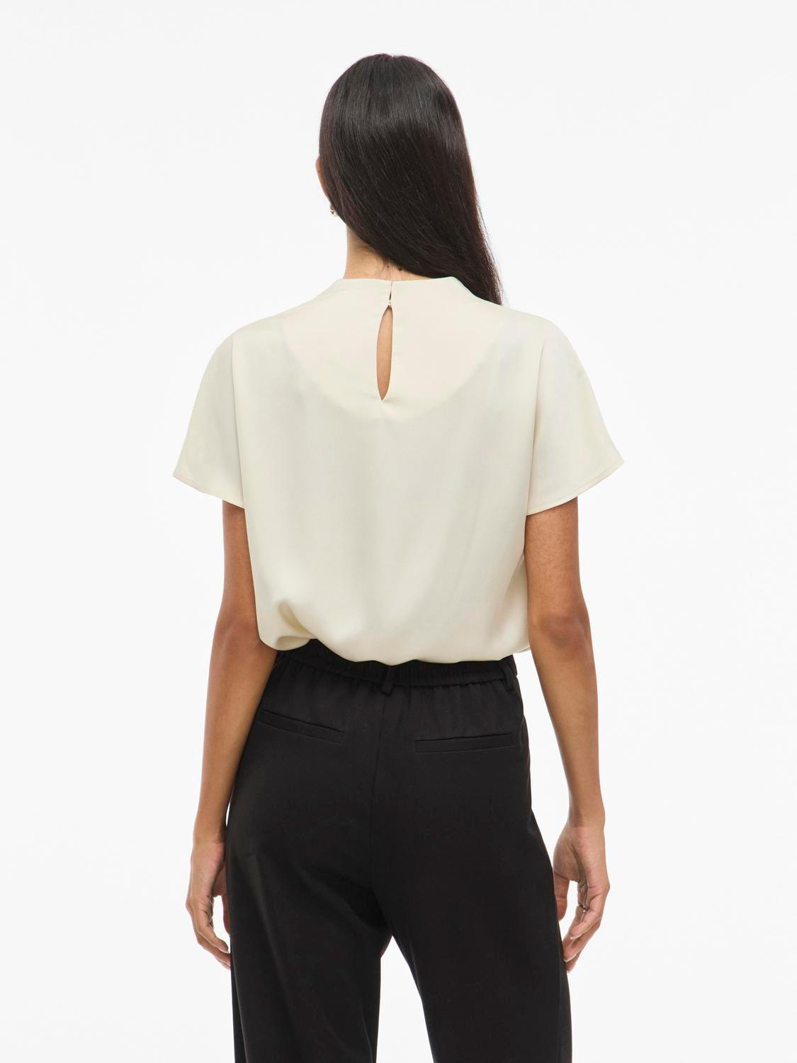 model_shot-back