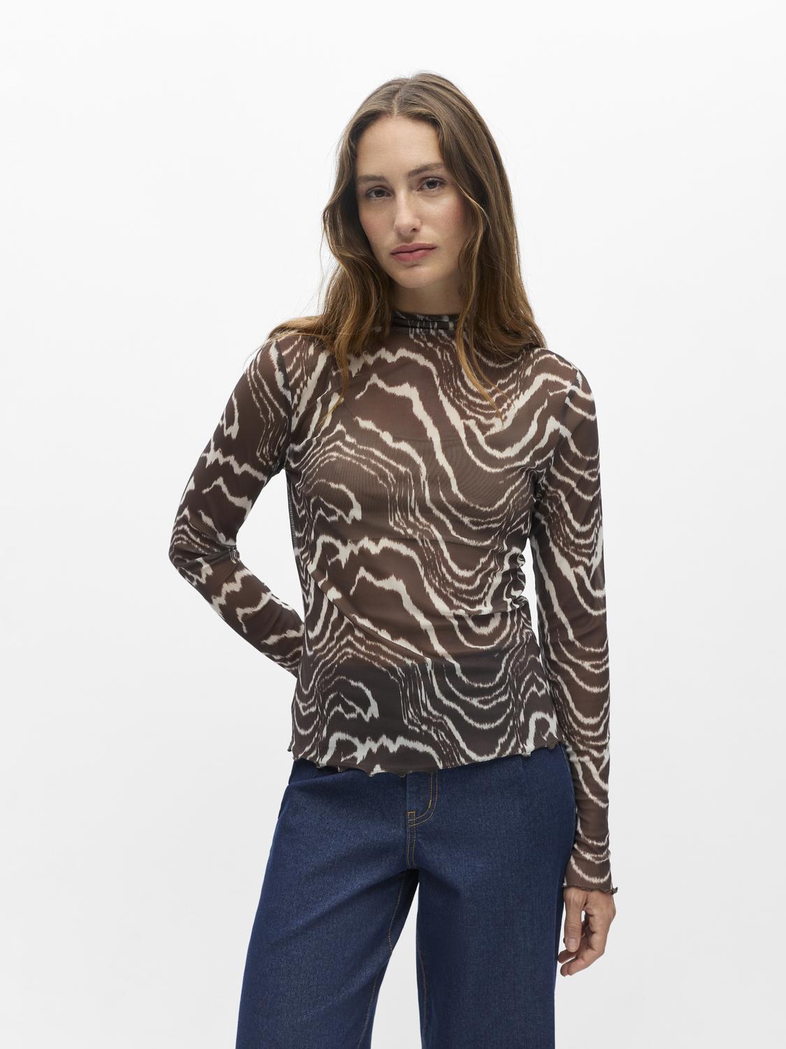 model_shot-front