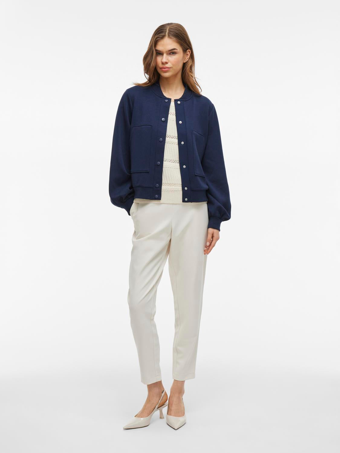 model_shot-front_full