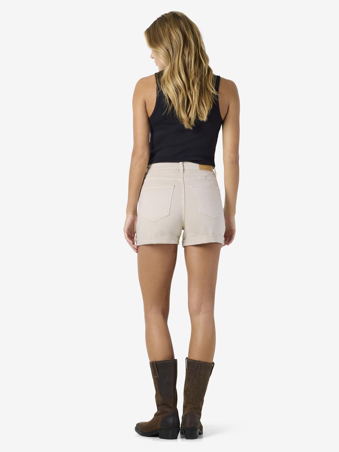 model_shot-front_full