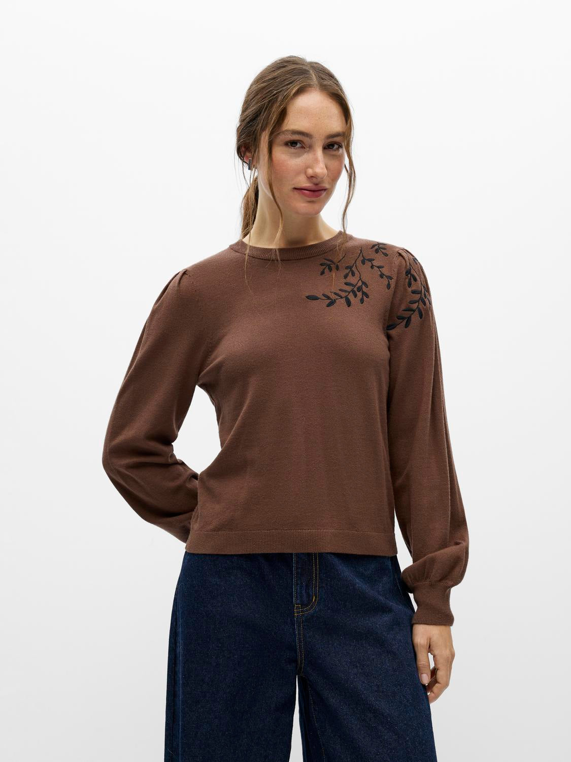 model_shot-front