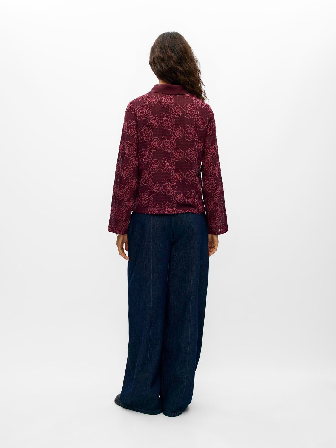 model_shot-back