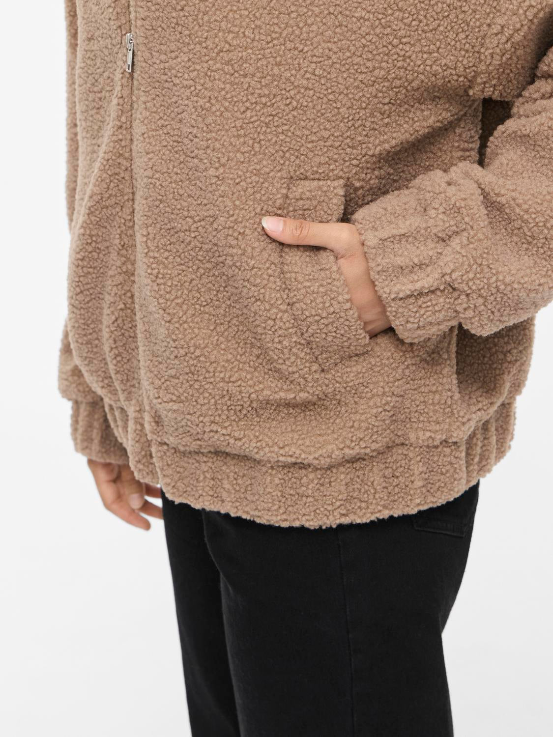 model_shot-detail