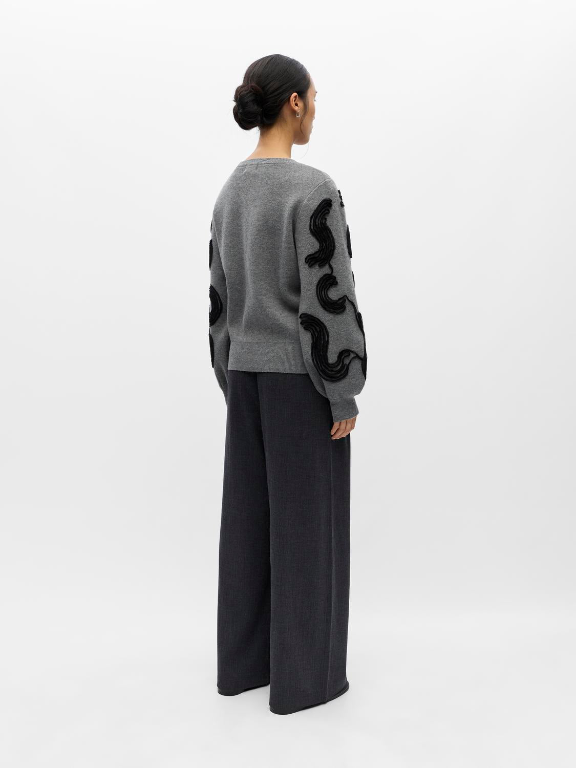 model_shot-back